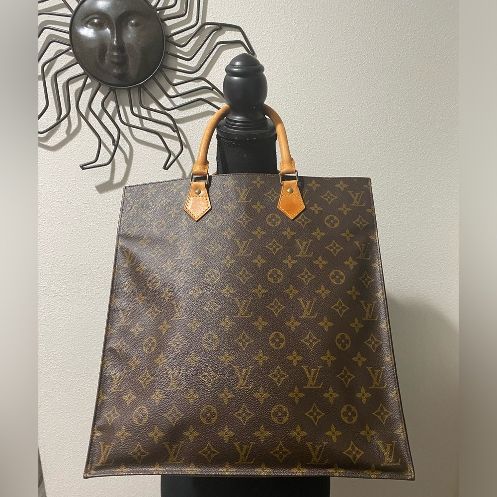 Louis Vuitton Monogram Sac Plat